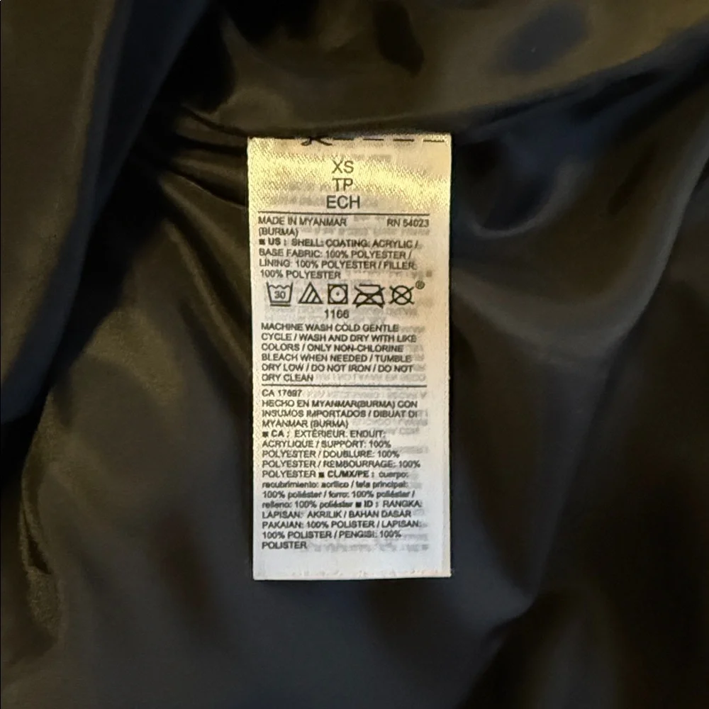 Women’s Black Quilted Vest - Picture 4 of 4